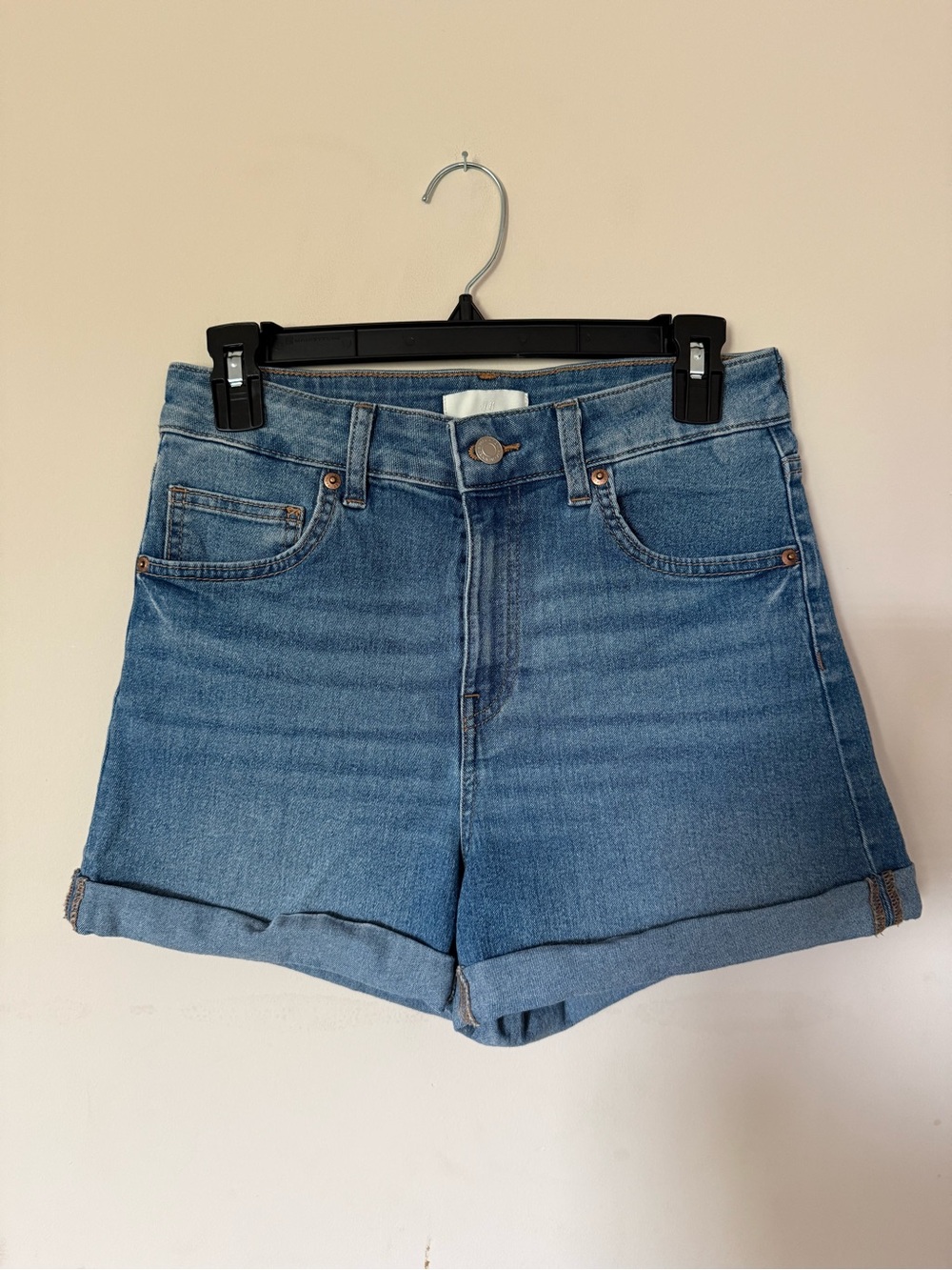 H&M Mid-Rise Blue Denim Cuffed Shorts Size 8